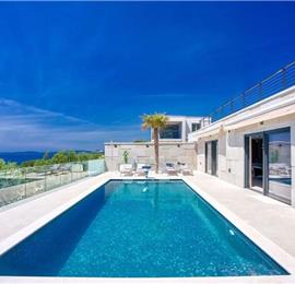 4-Bedroom Villa with heated pool and sea view, near Podstrana, sleeps 8